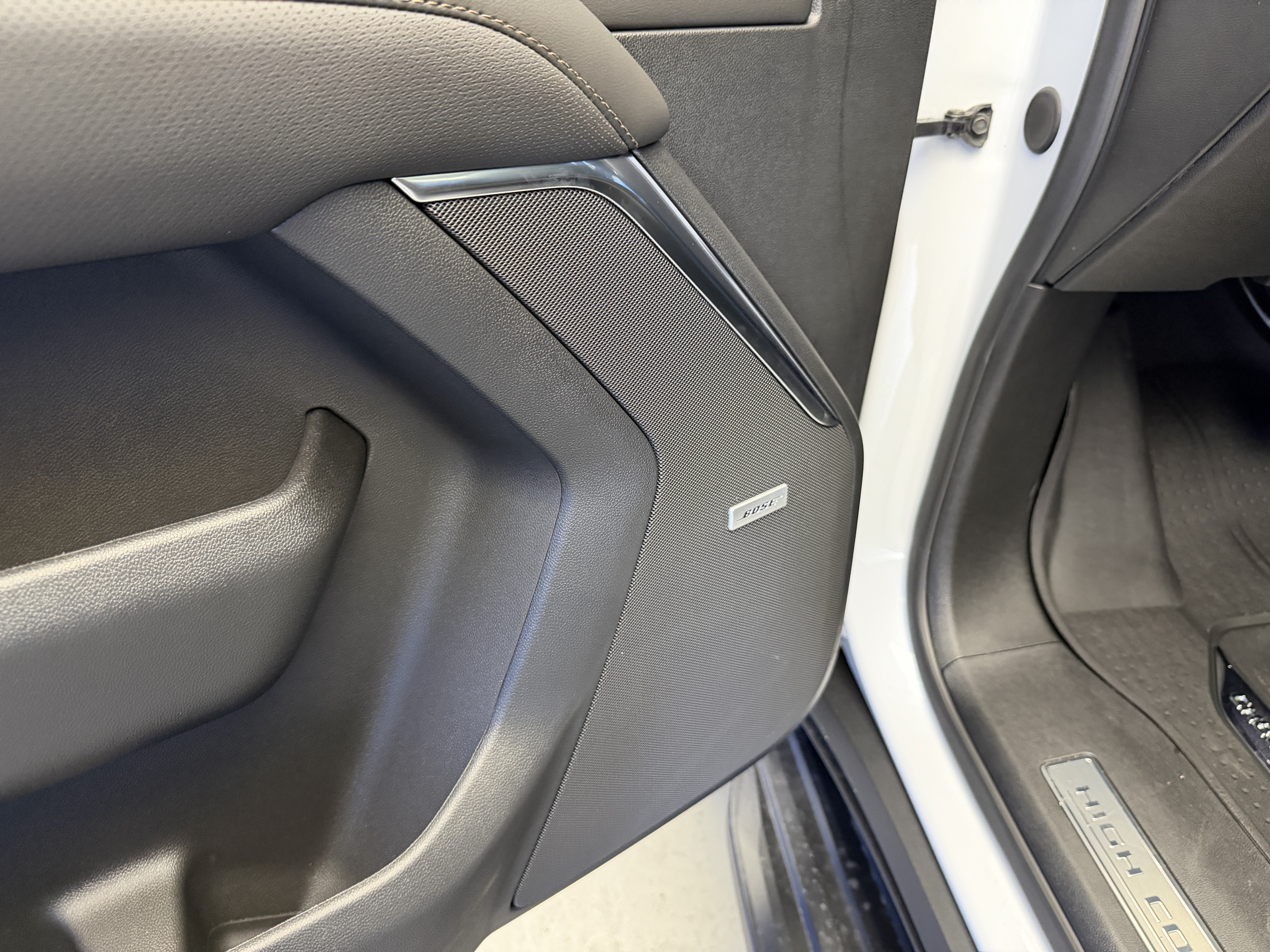 2026 Chevrolet Suburban High Country - Photo 12