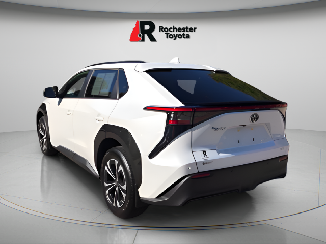 Used 2024 Beige Toyota XLE image 5