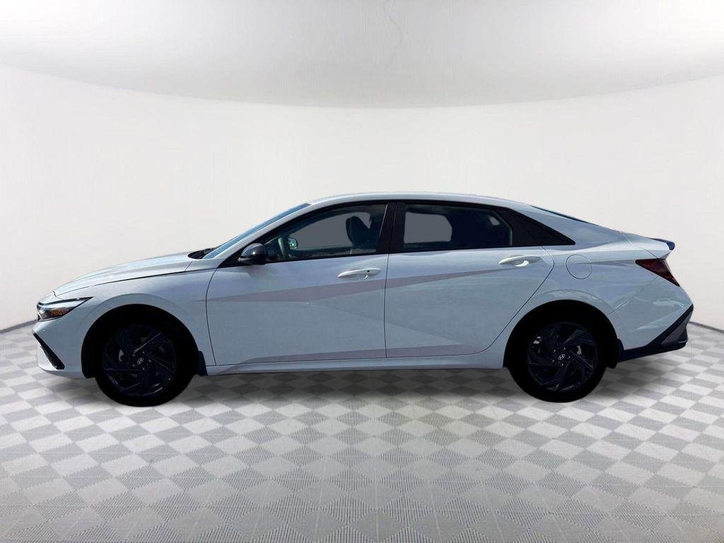 New 2026 White Hyundai SEL Sport image 3