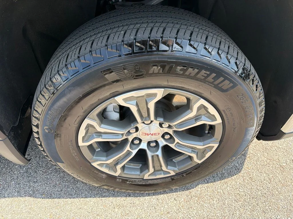 Used 2024 Blue GMC SLT image 10