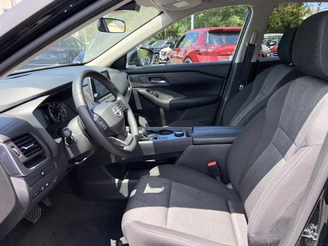 2025 Nissan Rogue SV - Photo 21