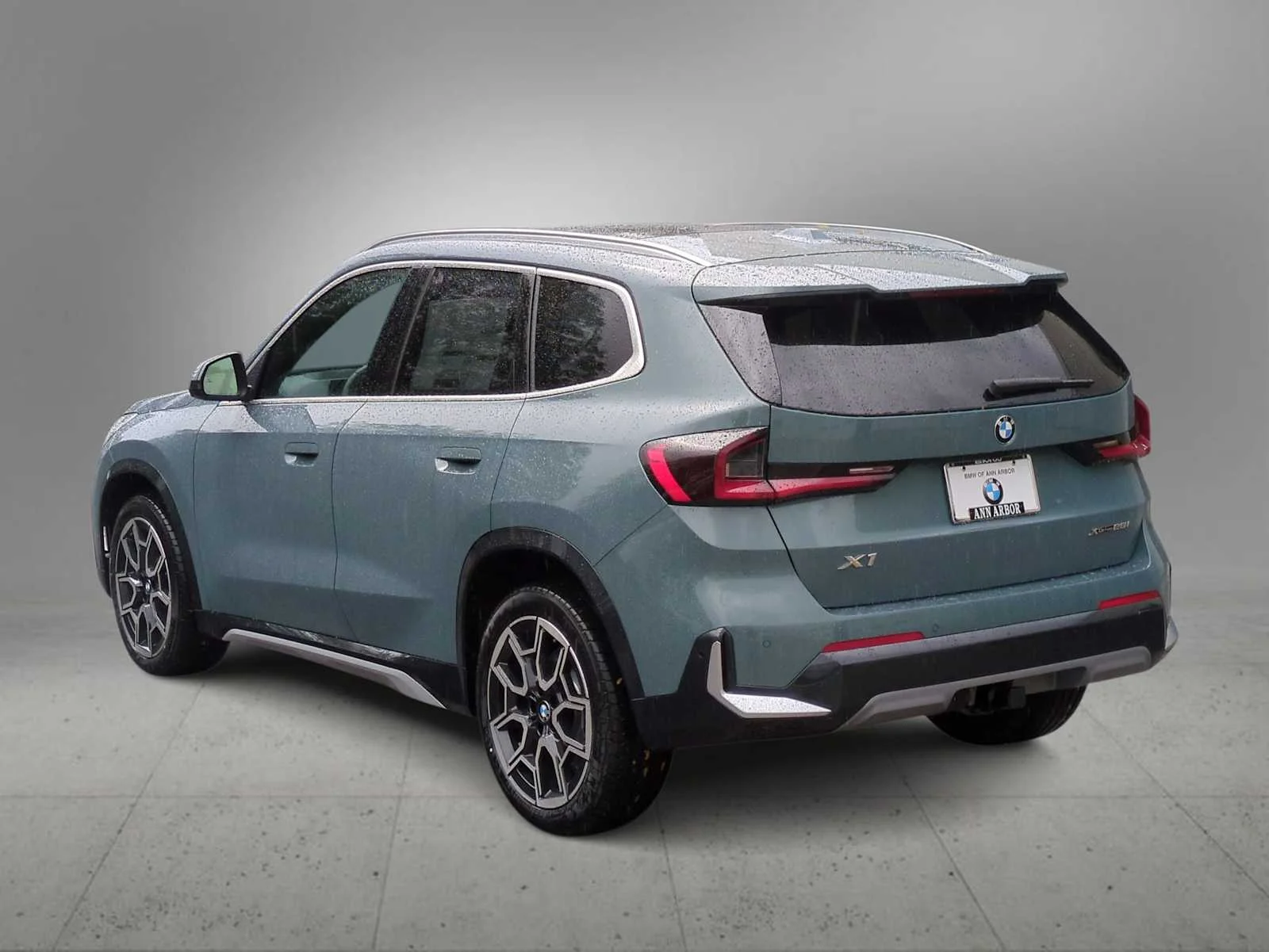 New 2026 Cape York Green Metallic BMW xDrive28i image 6