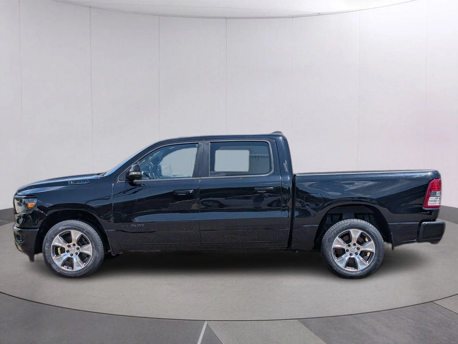 Used 2021 Diamond Black Crystal Pearlcoat Ram Big Horn image 2
