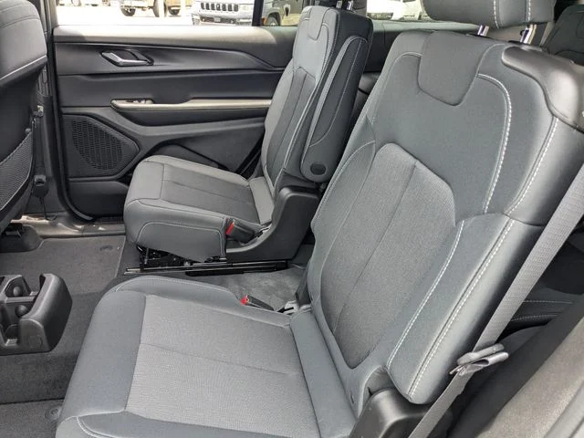 New 2026 Baltic Gray Metallic Clear-Coat Exterior Paint Jeep Laredo X image 15