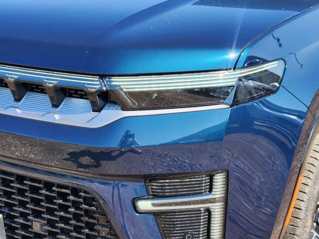 New 2026 Fathom Blue Pearl-Coat Exterior Paint (Late Availability) Jeep  image 5