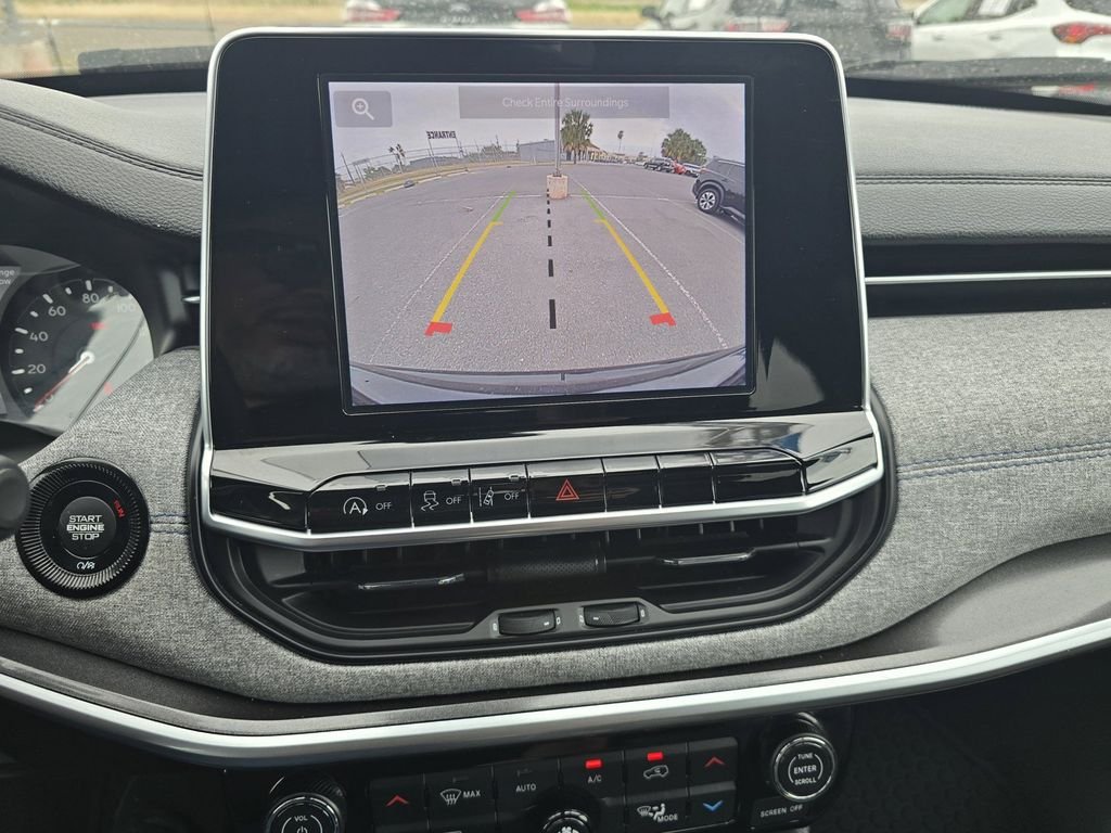 Used 2025 Black Jeep Latitude image 25