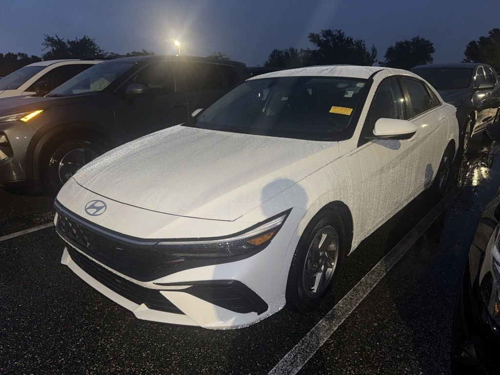 2025 Hyundai Elantra 2.0 SE IVT's photo