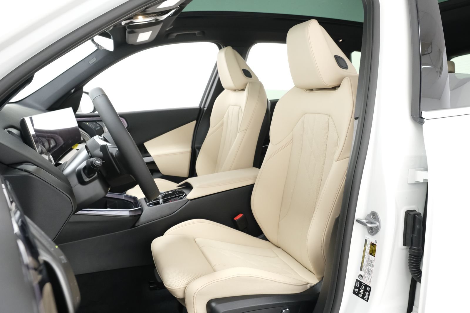 New 2026 Alpine White BMW 30 xDrive image 44