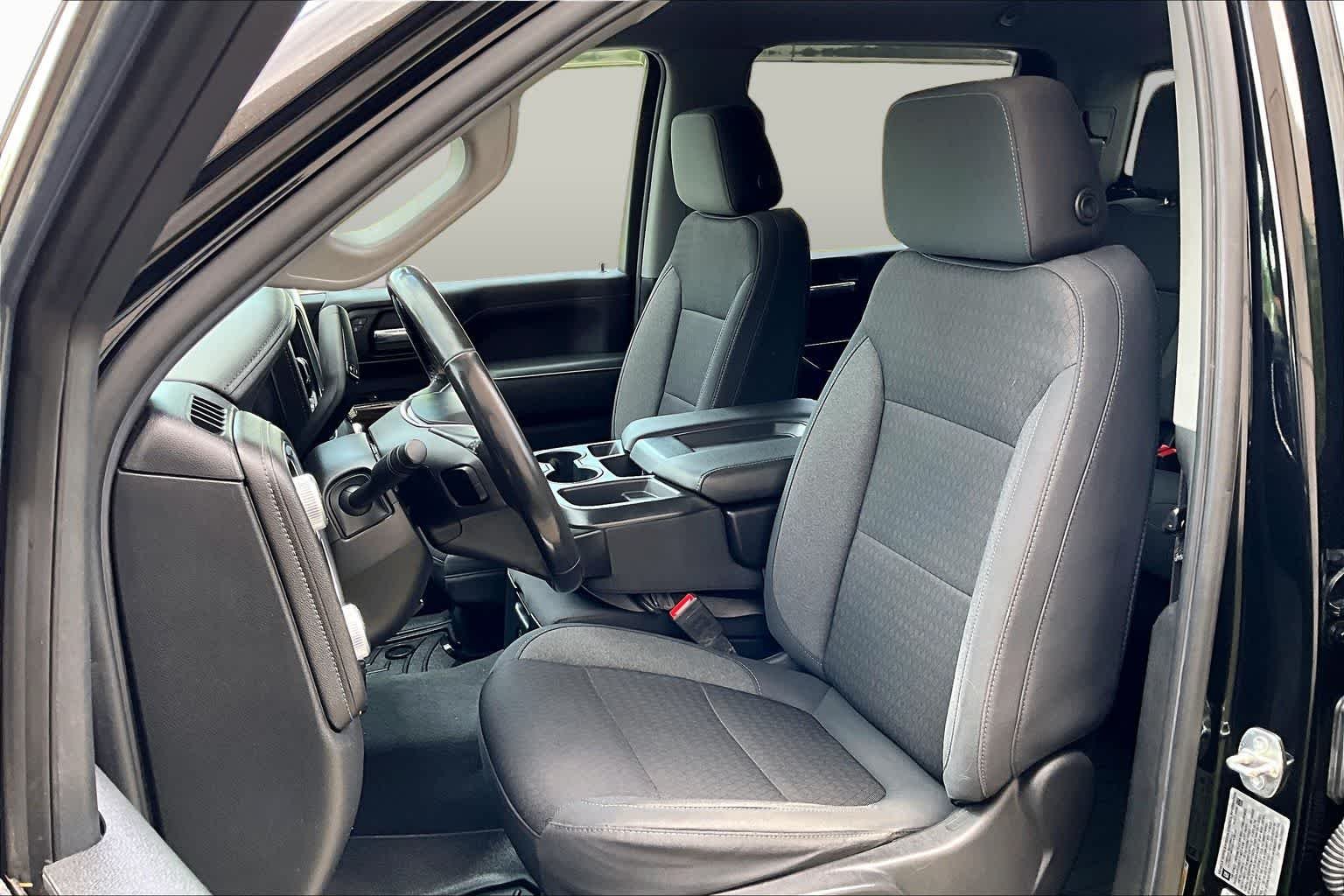 Used 2020 Onyx Black GMC SLE image 9