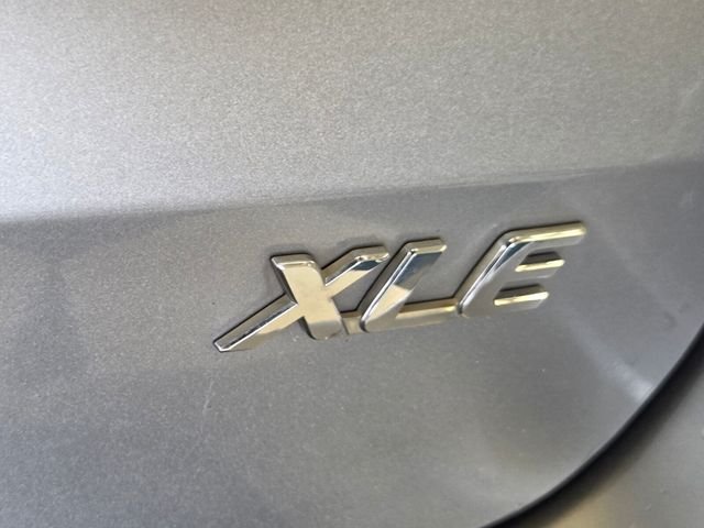 Used 2013 Silver Toyota XLE image 5