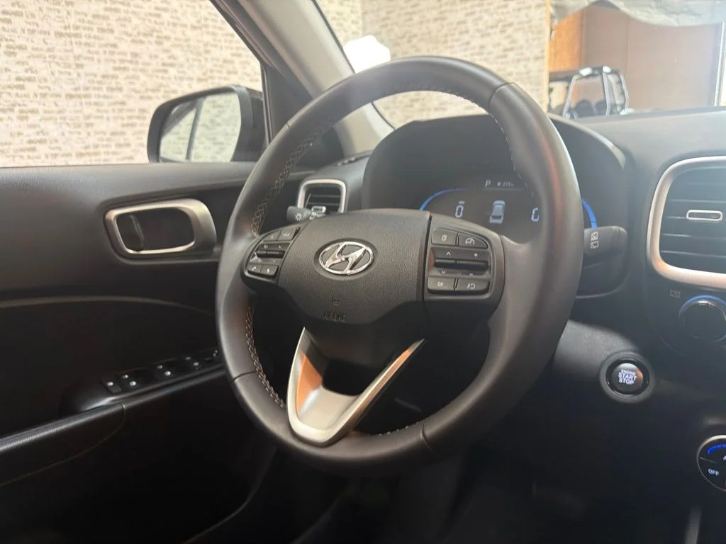Used 2026 Onyx Black Hyundai SEL image 17