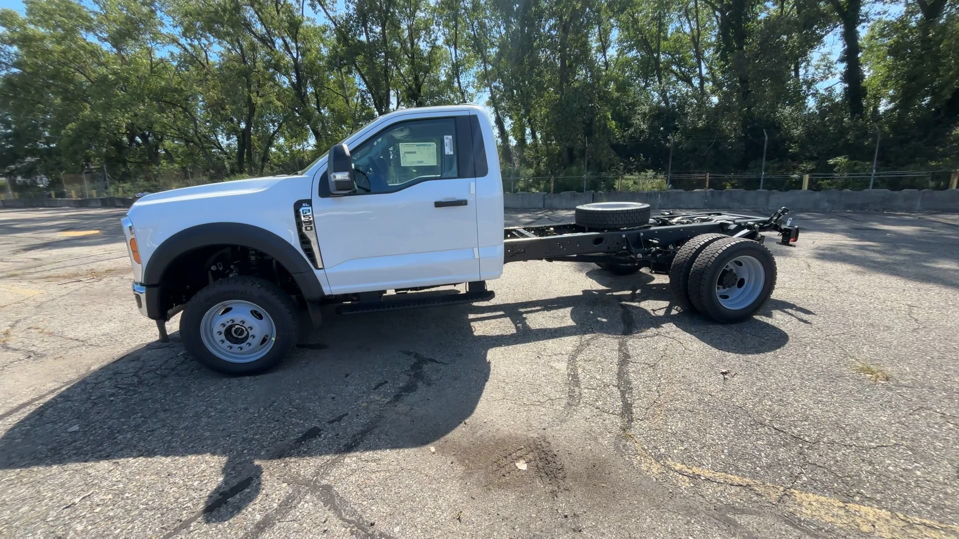 New 2026 Oxford White Ford XL image 5
