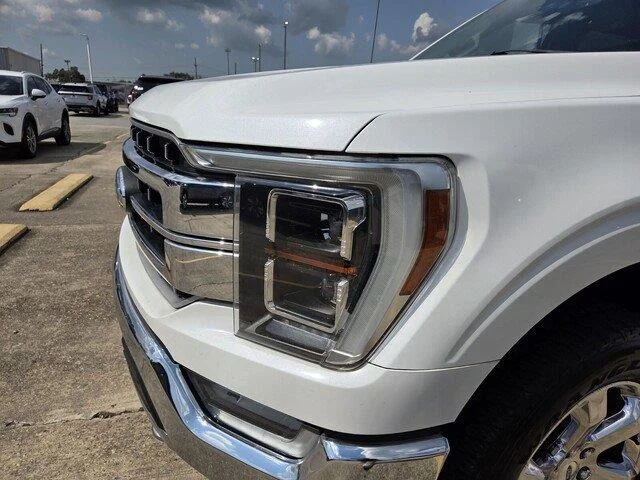 Used 2021 Star White Metallic Tri-Coat Ford LARIAT image 10