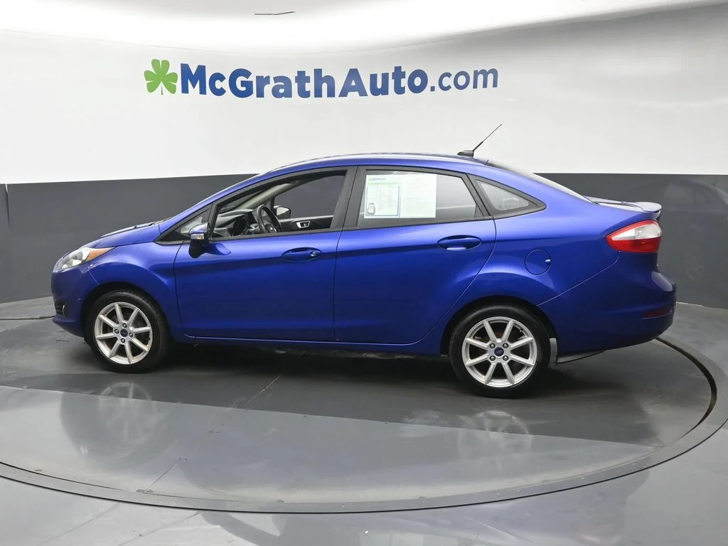 Used 2015 Blue Ford SE image 23