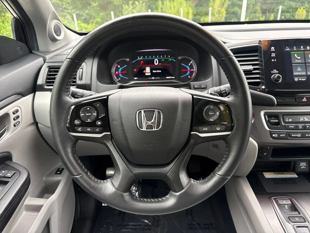 Certified Used 2022 Lunar Silver Metallic Honda AWD SE image 57