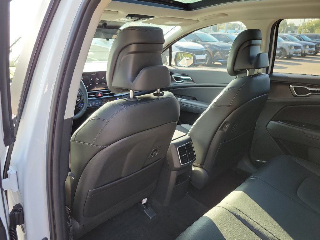 New 2027 Snow White Pearl Kia EX image 17