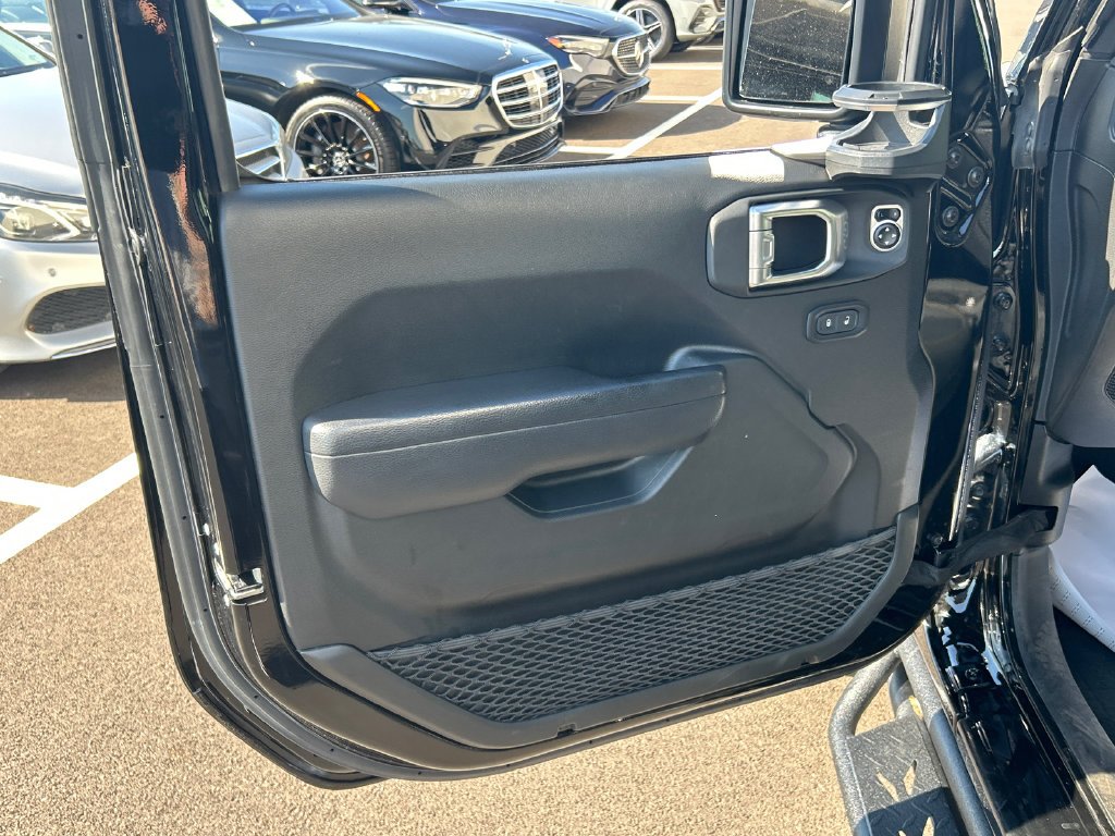 Used 2024 Black Jeep Sport S image 10
