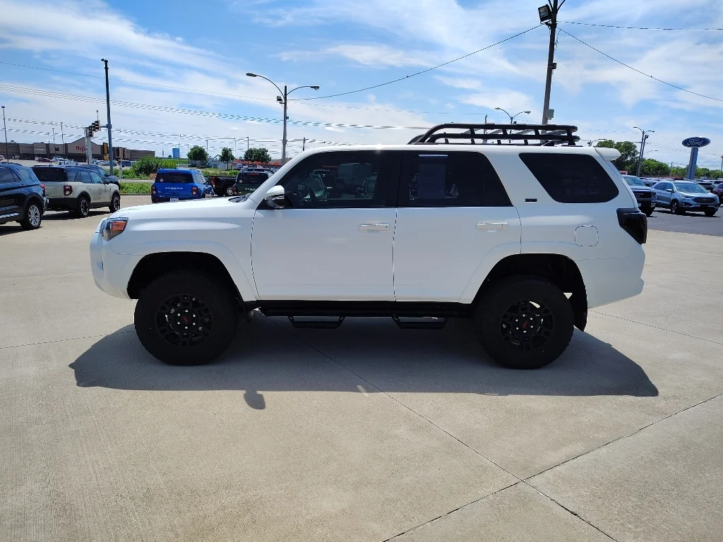 Used 2022 White Toyota SR5 Premium image 4