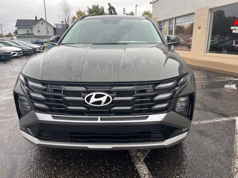 Used 2025 Green Hyundai SEL Convenience image 2