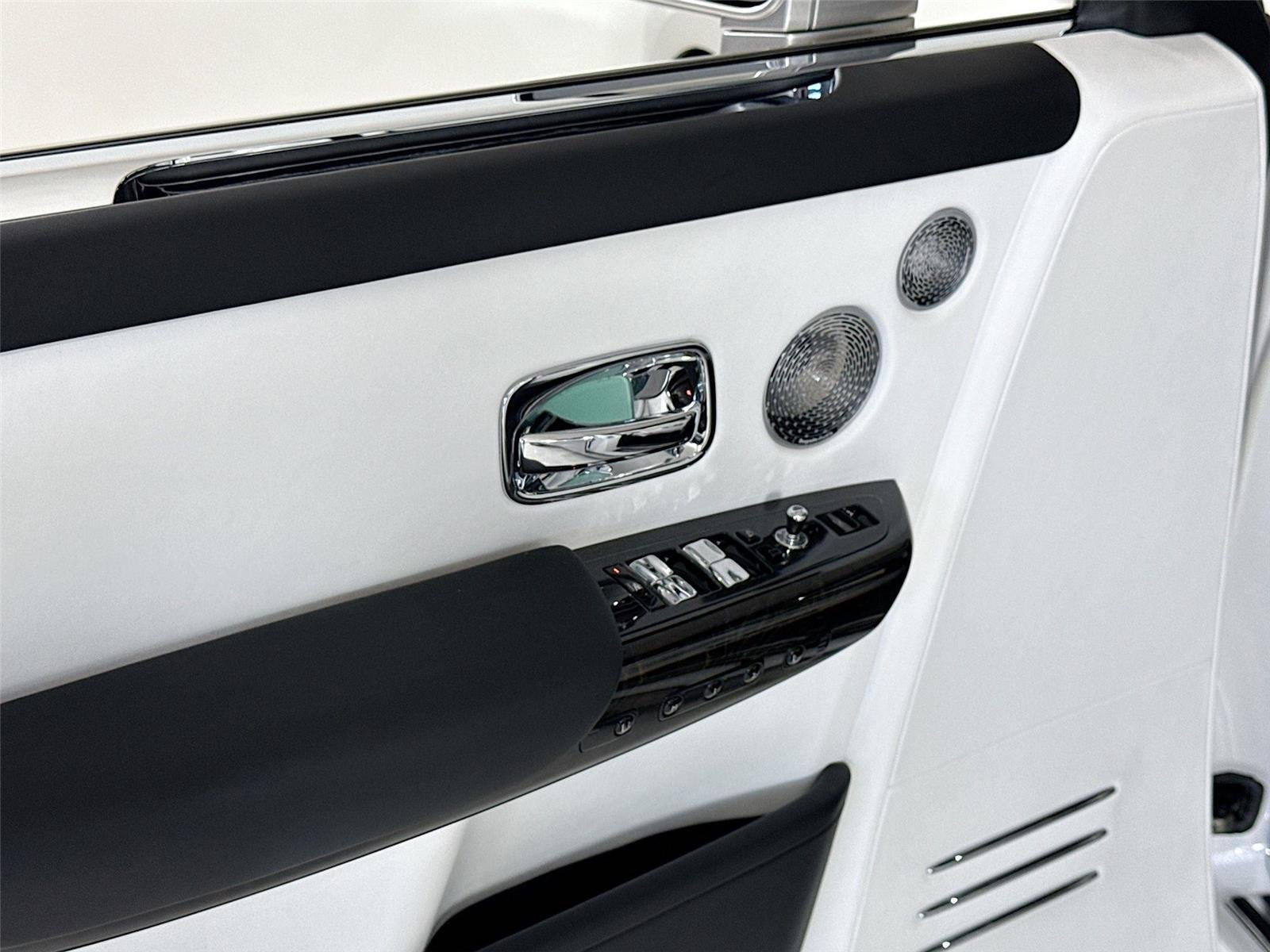 Used 2023  Rolls-Royce  image 13