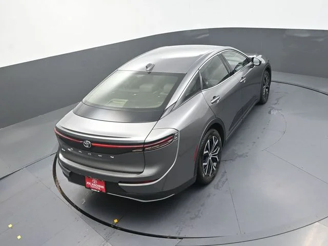Used 2023  Toyota XLE image 27