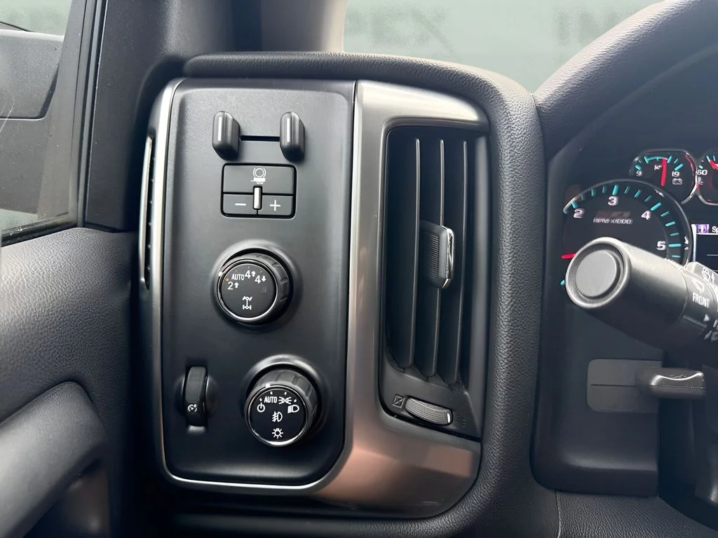 Used 2017 Gray Chevrolet LT image 22