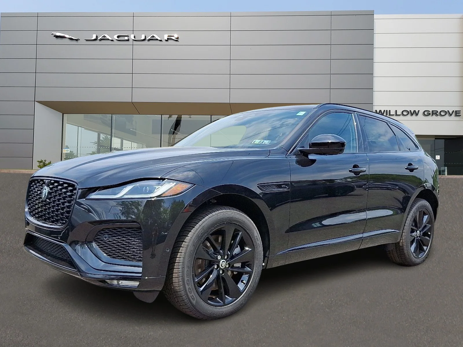 2026 Jaguar F-PACE P400 R-Dynamic S's photo
