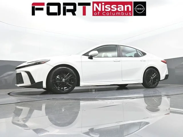Used 2025  Toyota SE image 34