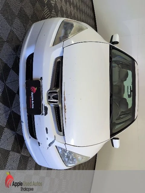 Used 2005 White Honda EX-L image 2