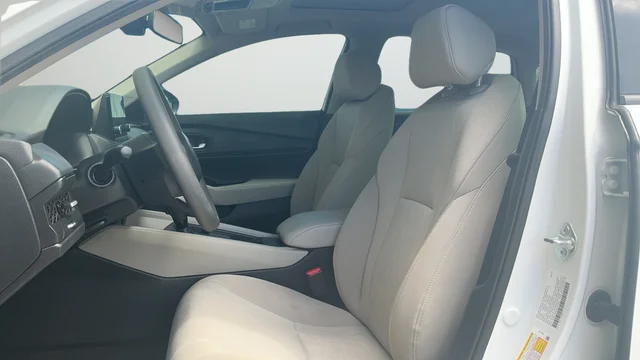 Certified Used 2025 Platinum White Pearl Honda SE image 19