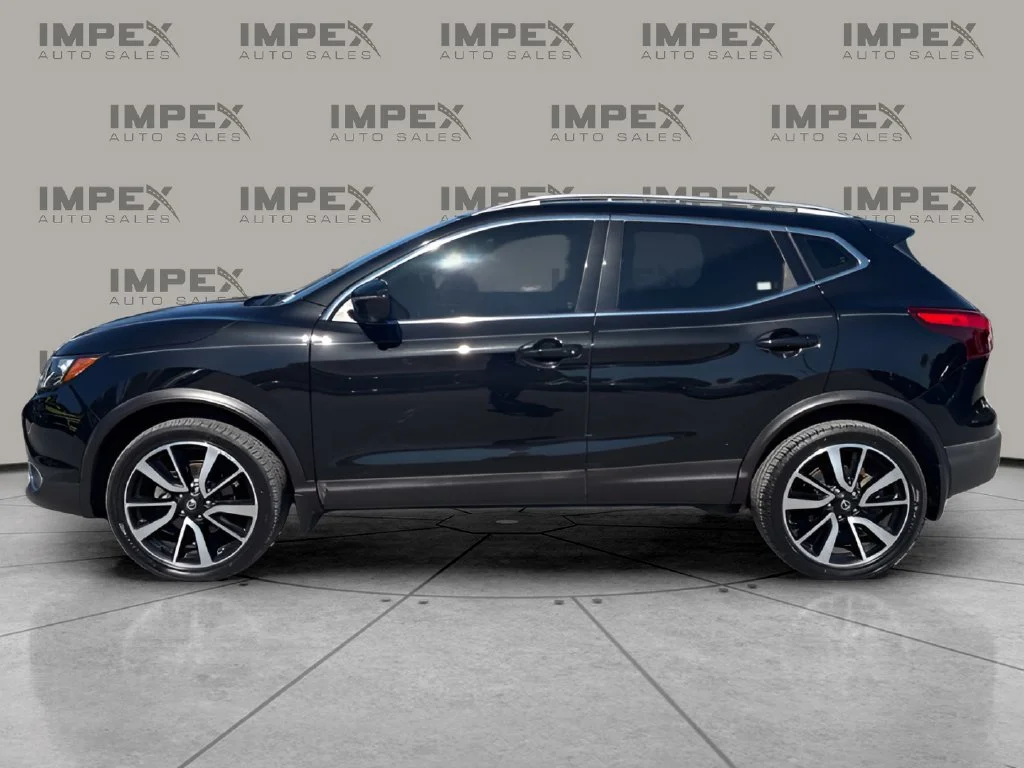 Used 2019 Black Nissan SL image 2