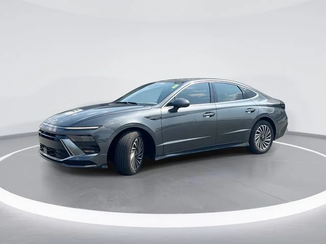 Used 2025 Gray Hyundai Limited image 1