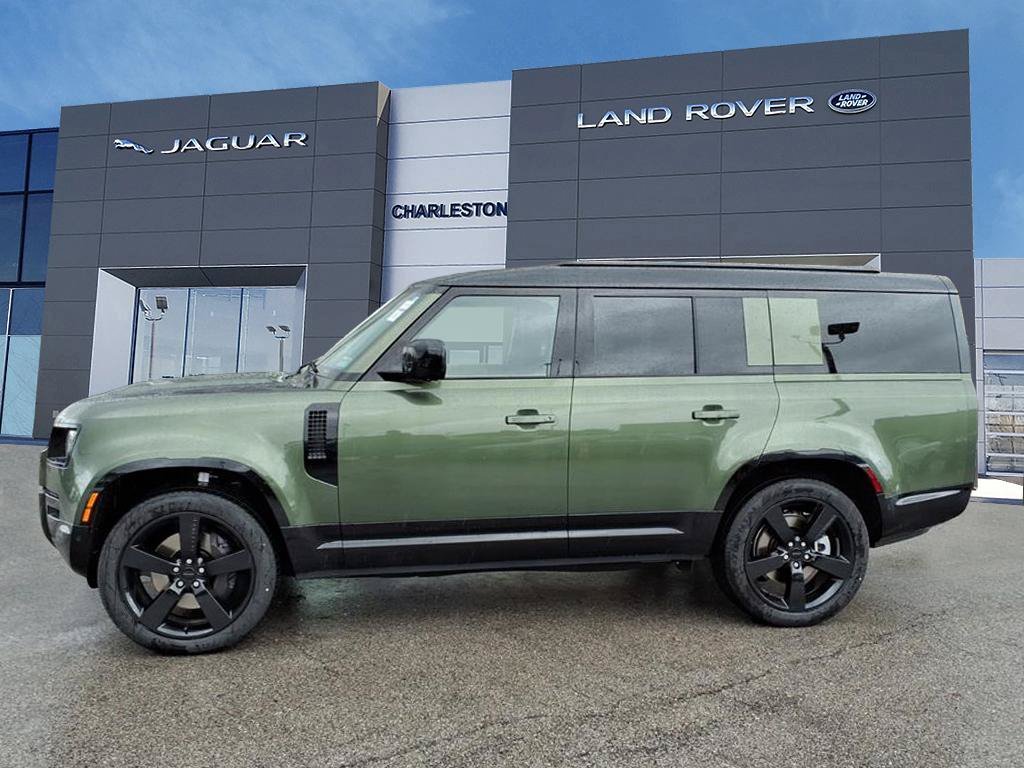 New 2026 Woolstone Green Metallic Land Rover X-Dynamic SE image 2