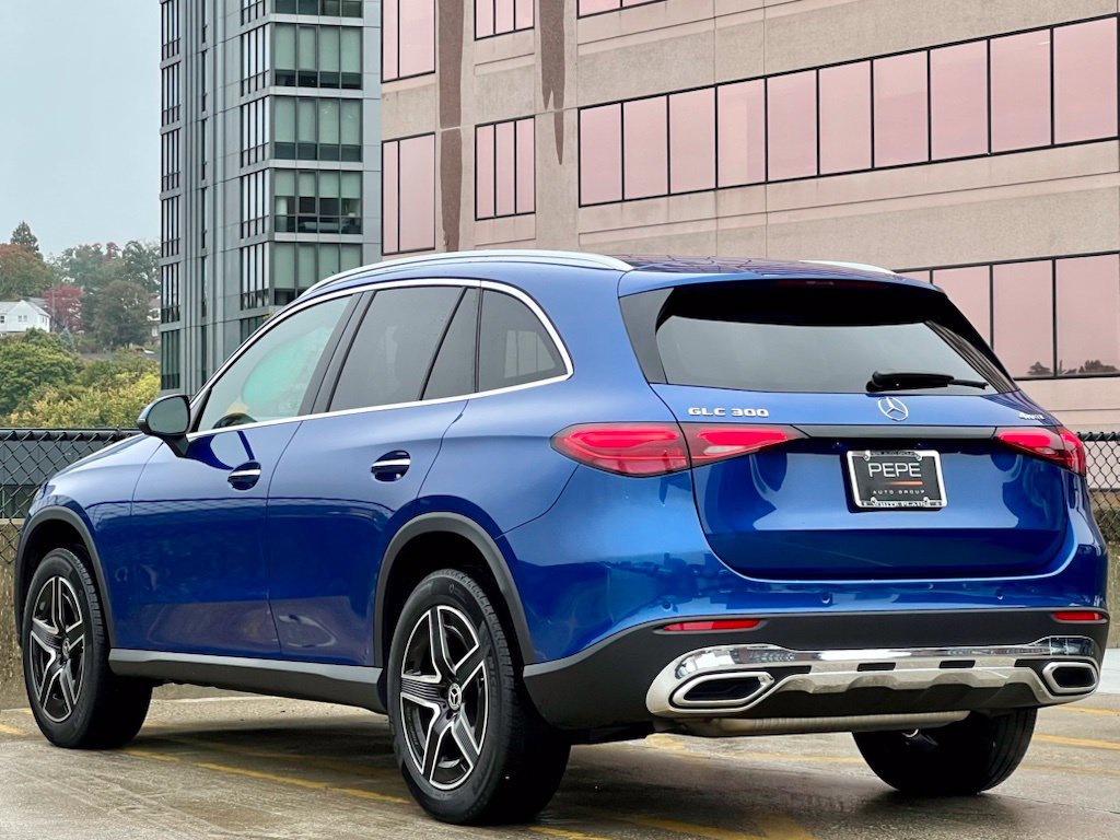 Certified Used 2026  Mercedes-Benz GLC 300 image 5