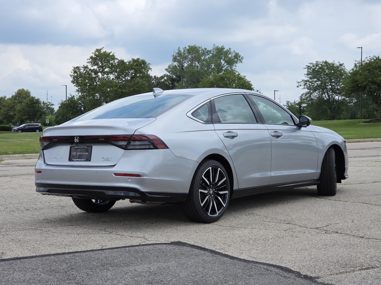 New 2026 Solar Silver Metallic Honda Touring image 24
