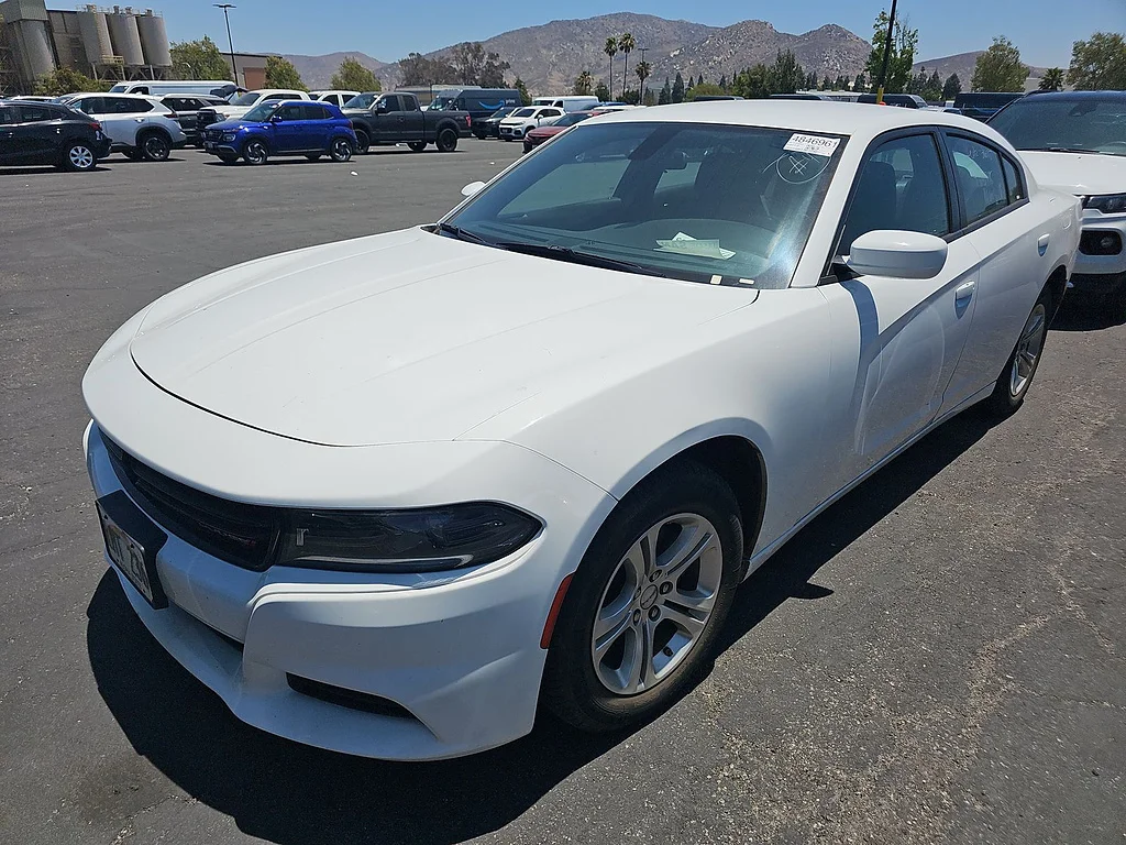Used 2022 White Knuckle Clear Coat Dodge SXT image 2