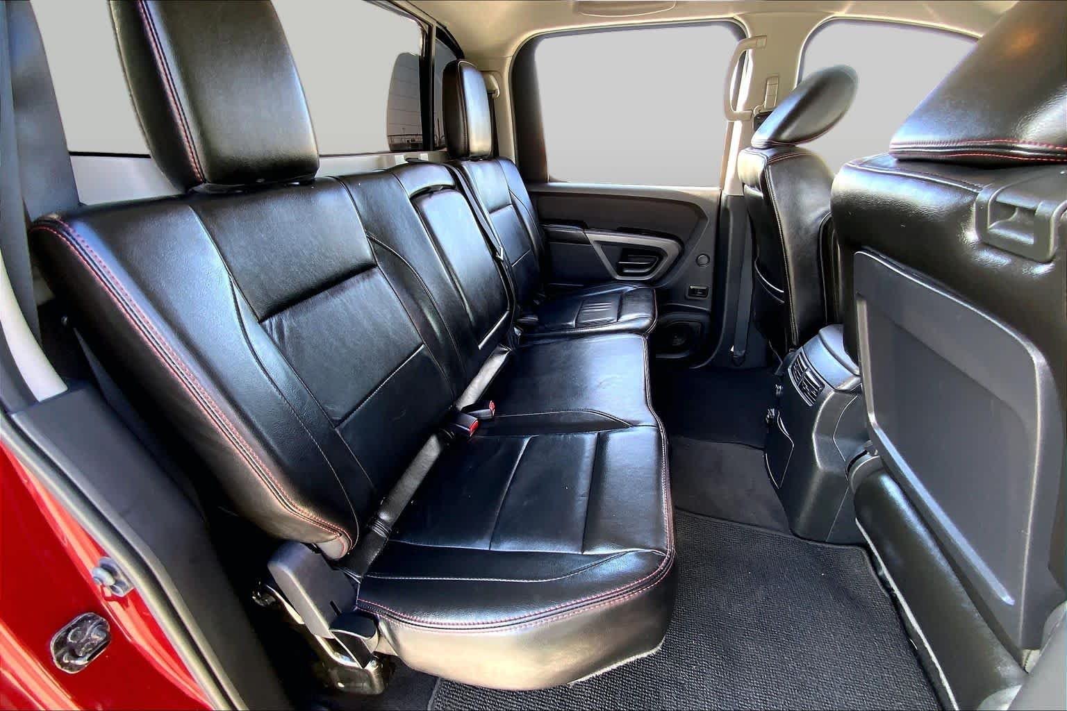 Used 2015 Cayenne Red Nissan PRO-4X image 19