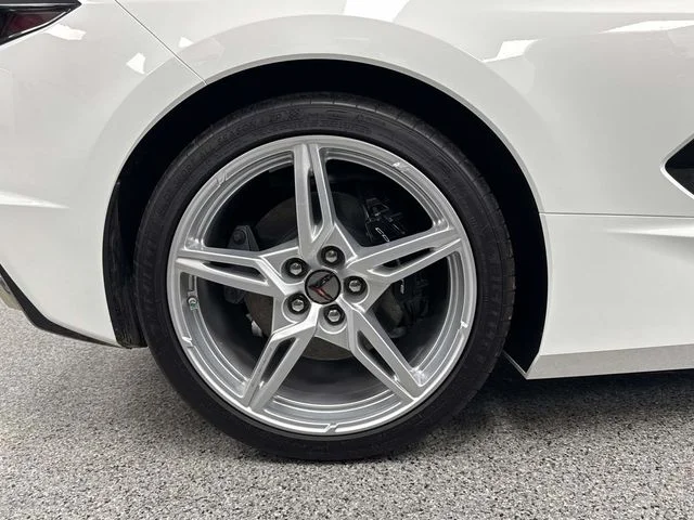 Used 2020 White Chevrolet Stingray image 9