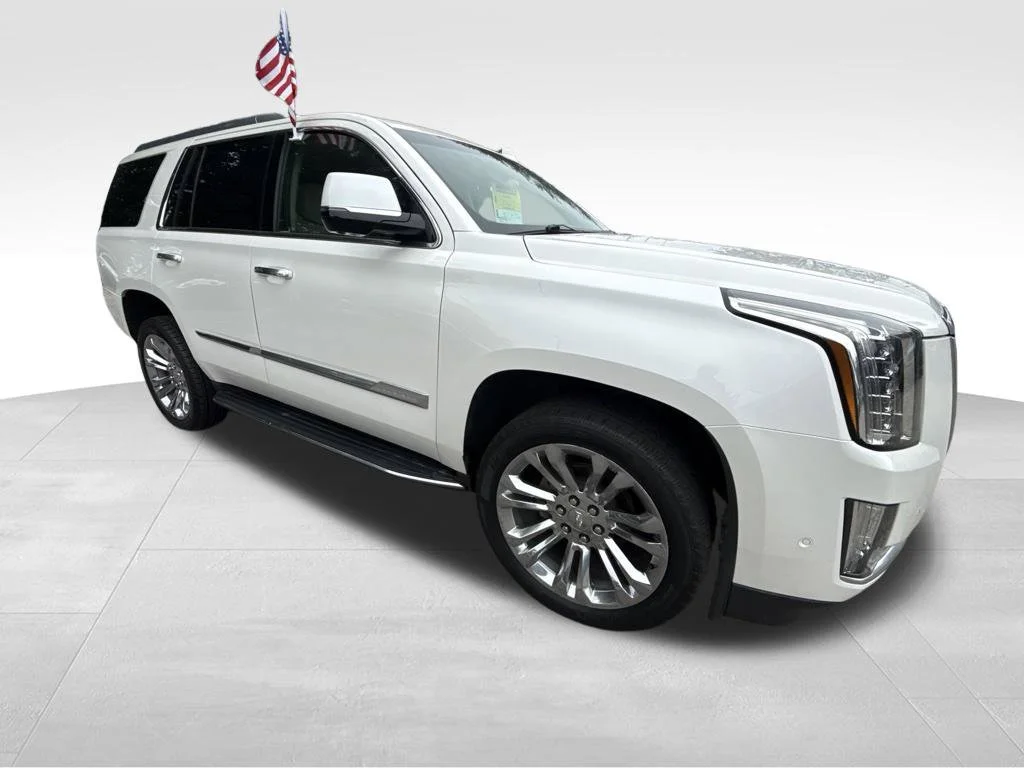 Used 2017 White Cadillac Luxury image 11
