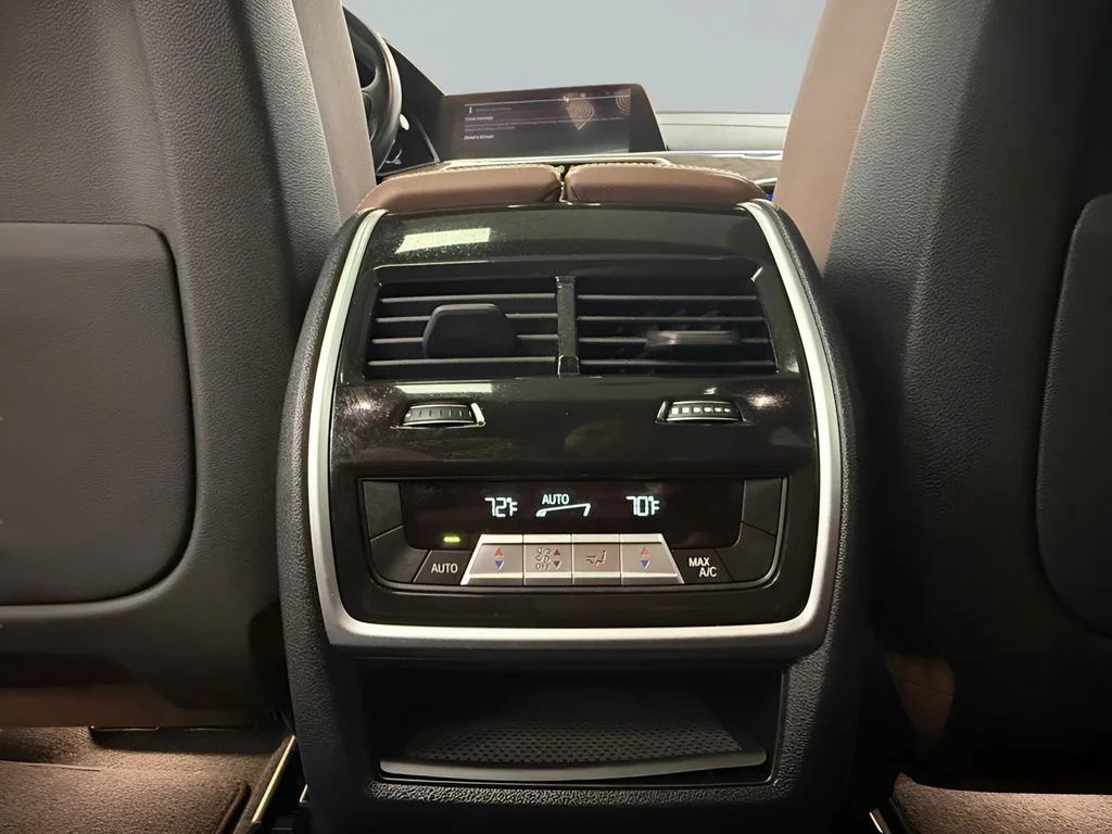 Used 2023 Brown BMW xDrive40i image 27