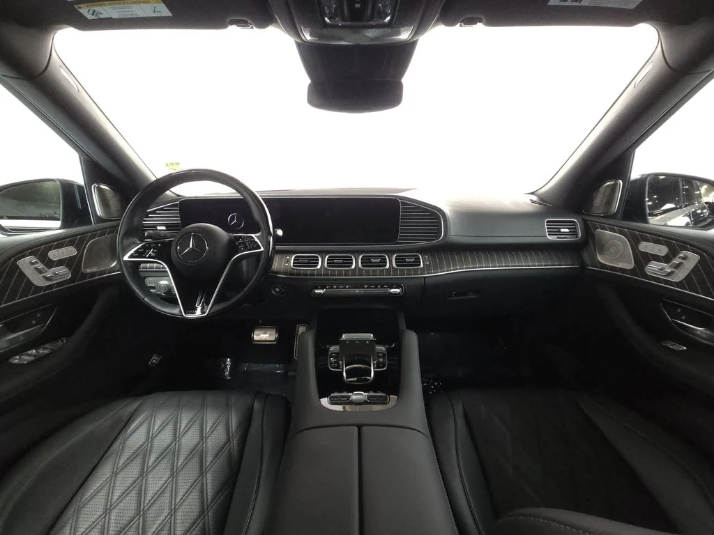 Used 2025 Black Mercedes-Benz Maybach GLS 600 image 27