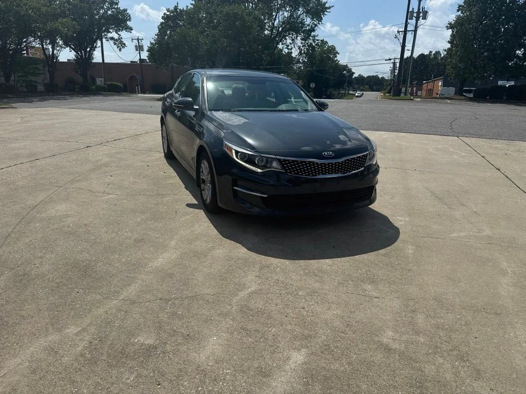 Used 2016 Green Kia EX image 2