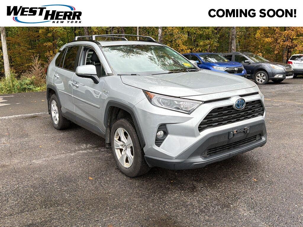 Used 2019 Silver Sky Metallic Toyota XLE image 1
