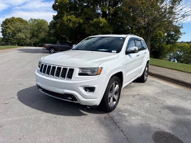 Used 2015 White Jeep Overland image 3