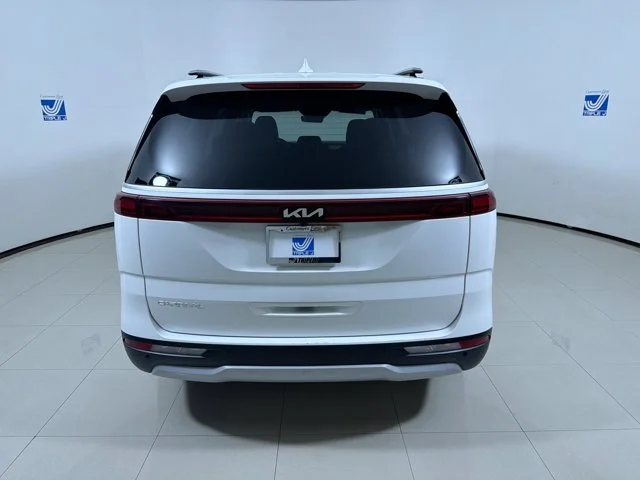 Used 2023 SNOW WHITE PEARL Kia LX image 17