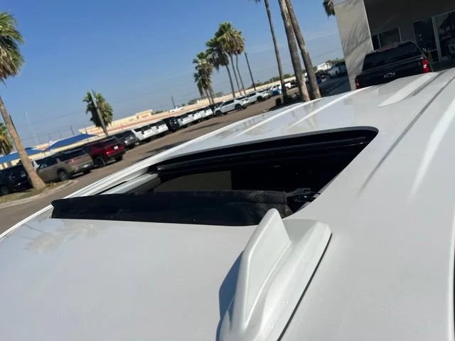 Used 2023 WHITE FROST TRICOAT GMC Denali image 8