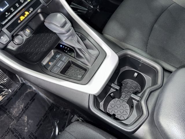 Used 2023 Ice Toyota LE image 31