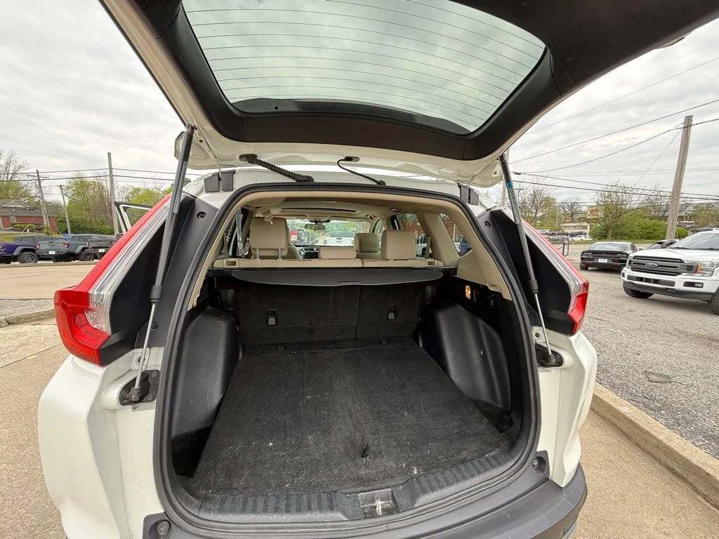 Used 2017 White Honda EX image 25