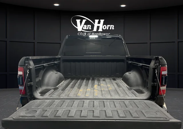 Used 2023 Diamond Black Ram Limited image 25