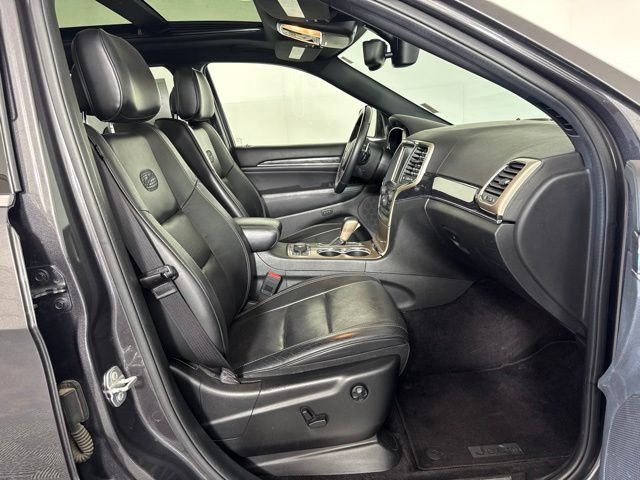 Used 2016 Crystal Metallic Jeep Overland image 4